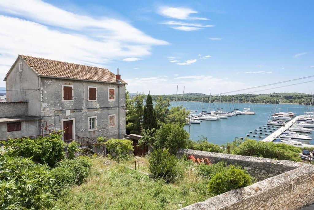 Apartments Tara, Sibenik - Mandalina Екстер'єр фото